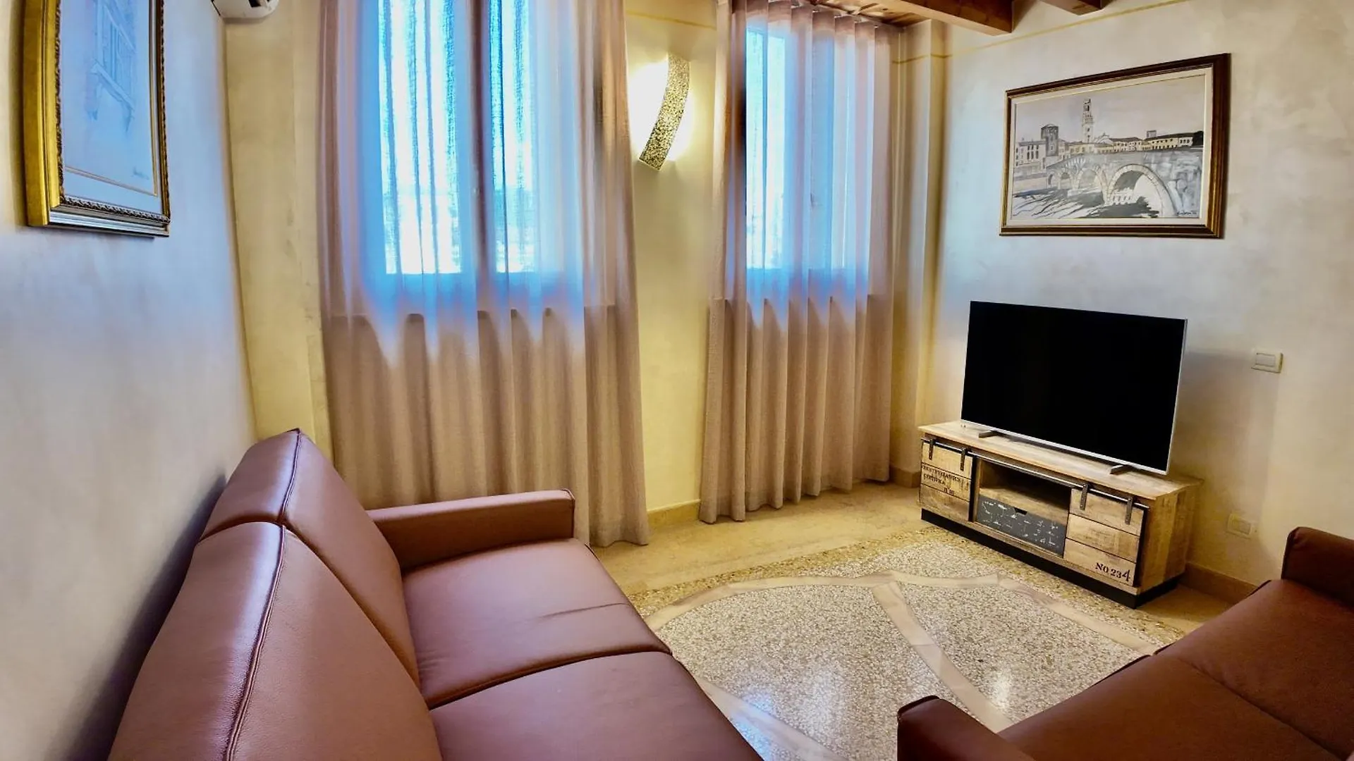 Mgh Luxury - Romeos Penthouse Vérone 0*,  Italie